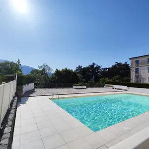 Grand Studio 38m2 Dans Ancien Palace Avec Piscine Et Place De Parking Privée Appartement